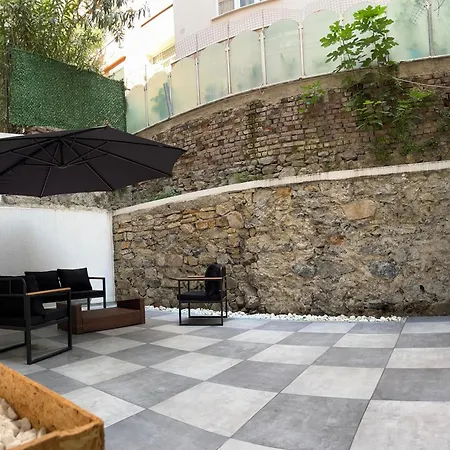 Aparthotel Merkuri *