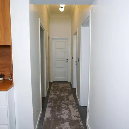 Aparthotel Merkuri *