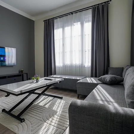 Aparthotel Merkuri *