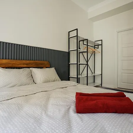 Apart-hotel Merkuri 4*