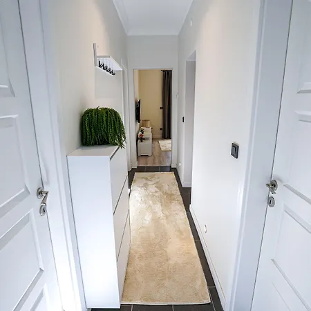 Apart-hotel Merkuri 4*